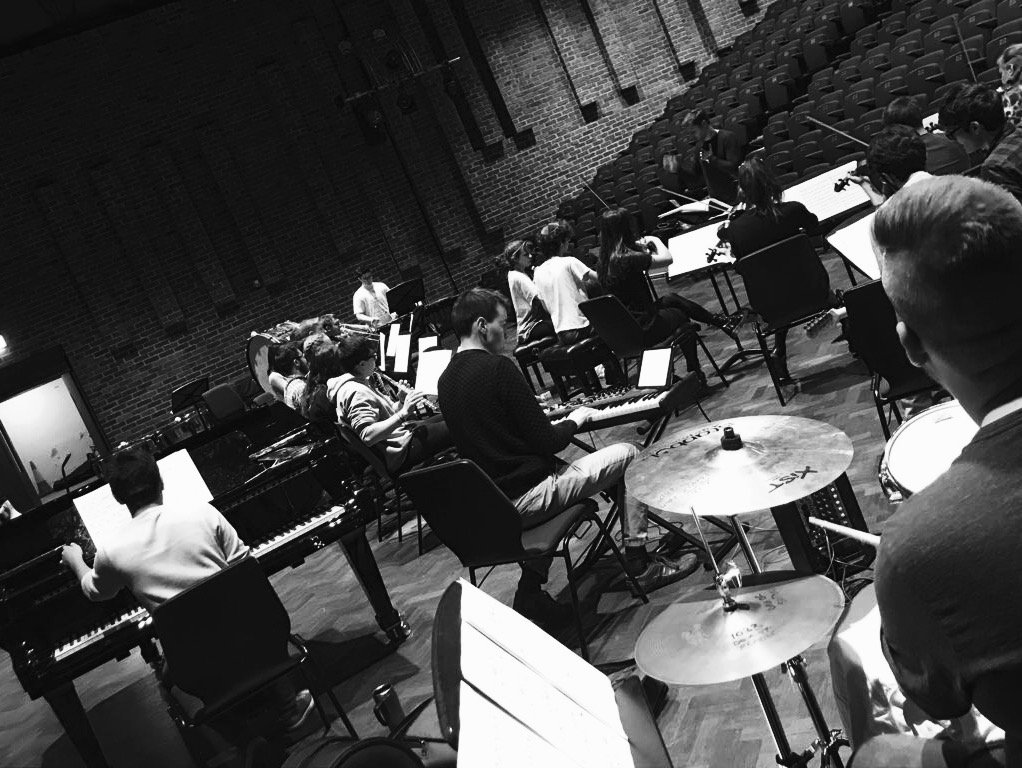 UoSMusic's tweet photo. We're celebrating @IntlJazzDay @unisouthampton by rehearsing for our special gig with #Grammy-winning @billlaurance on Fri 11 May @NSTheatres #NSTCity.
Why not join #JazzDay by buying your tkts today?
🎟️https://t.co/uWsQ2Uyfyn🎟️🎹🎶
#MusicatSouthampton #InternationalJazzDay https://t.co/ZkrtRphLzJ