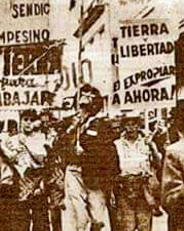 “Patrón,
Una sombra y otra sombra hacen tormenta. 
Y el vendaval no tiene riendas,
Patrón.
No hay quién lo detenga.
Ahí va su peón.” (Aníbal Sampayo) #DíaTrabajadorRural