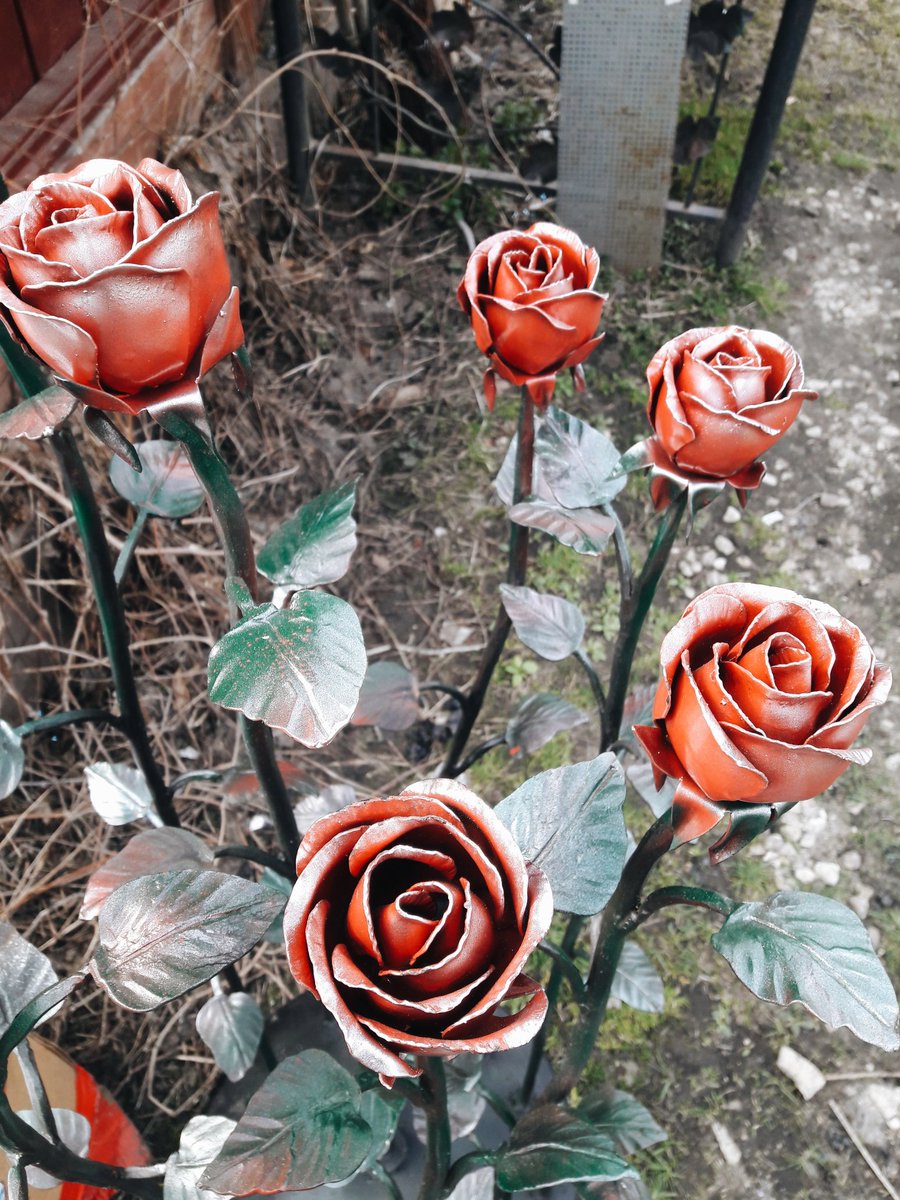 999 год - дата основания Суздаля (Владимирская область). Где еще можно увидеть такое количество туристов? Я часто приезжаю в этот уютный город с богатой историей. В этом маленьком и малонаселенном месте находится более пятидесяти храмов!