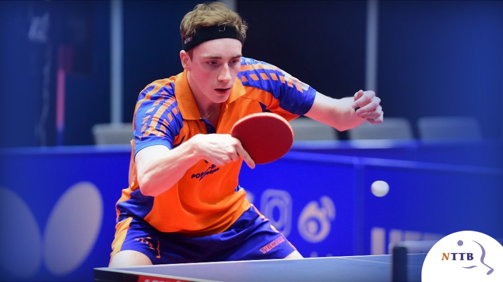 WINST! De Nederlandse mannen hebben zojuist Chili met 3-1 verslagen! Chili staat 20 plaatsen hoger op de wereldranglijst dan Nederland, maar was niet opgewassen tegen Oranje. Laurens Tromer won 2x en ook Rajko Gommers won. Klasse heren! Straks spelen de dames hun duel.