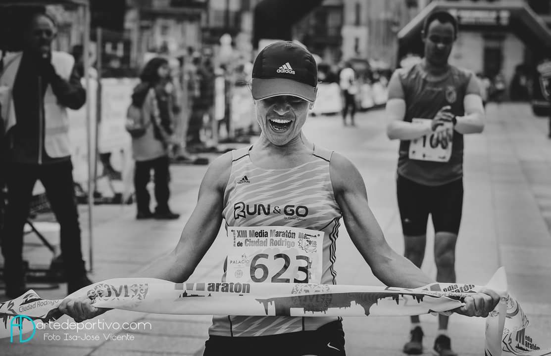runner_kit's tweet image. ⭐Porque no hay nada como el sentimiento de una carrera dura.
⭐Because there is nothing like the feeling of a hard race
📸@artedeportivofotografia 🏃‍♀️@lourdes_lobato_ 
@MediaMaratonCR
#ciudadrodrigo #salamanca #mediamaraton #running #kitrunner 
#runner