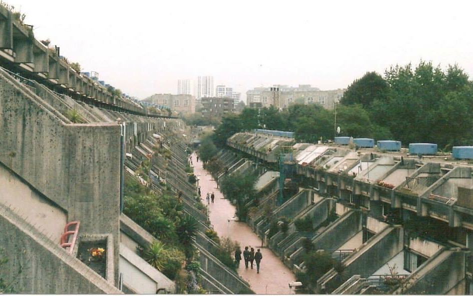 QuickquickUS's tweet photo. brutgroup:

Neave Brown’s Alexandra Road Estate, London #brutgroup photo via #isc20c https://t.co/WQXiS062QV https://t.co/9aBWxJu5kT
