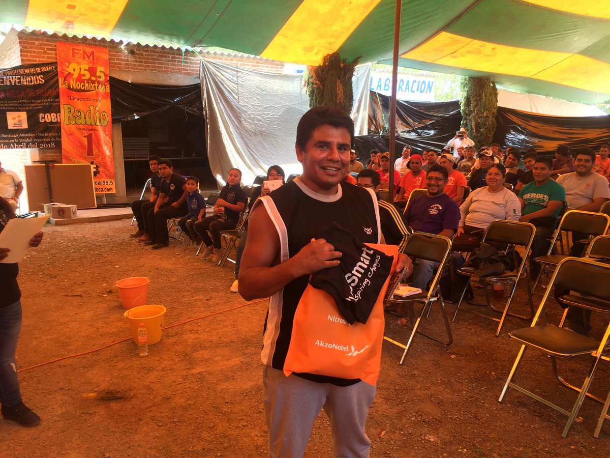 PyroWorldMX's tweet photo. Pirotécnicos de Oaxaca en capacitación de Cobra y Finale Fireworks durante segunda mesa de trabajo. #Seguridad #Higiene #Responsabilidad #PyroWorld #PyroSmart https://t.co/xOHTm4C9SC