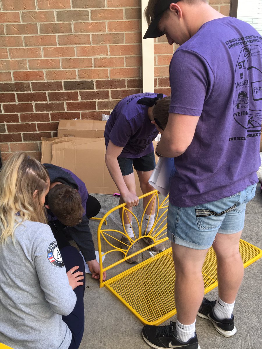 ABGOHPMSFFA's tweet photo. Getting Service Day started off with some building and landscaping planned fully by the high schoolers! #USD18 https://t.co/dmy22CfctR