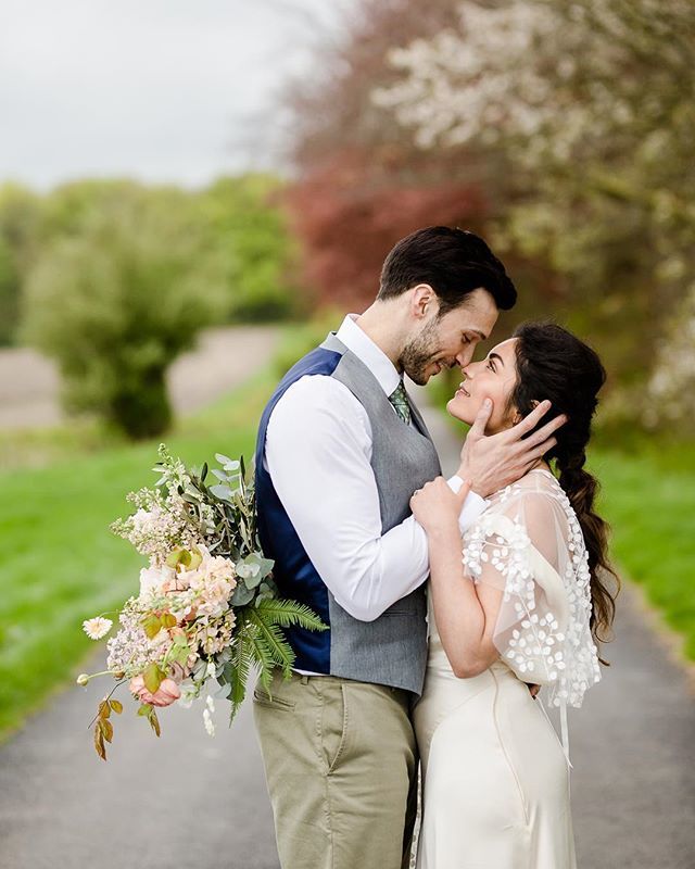S W O O N
Absolutely loved working with these babes. And the beautiful blossom and colour of #casterleybarn was the icing on the cake. 🌿
Styling &amp; Direction - @whatpdidnext
Photos - @lydia.stamps 
Film - @irenepierafilms 
Venue - @casterleybarn 
Flor… ift.tt/2Ft8Ejs