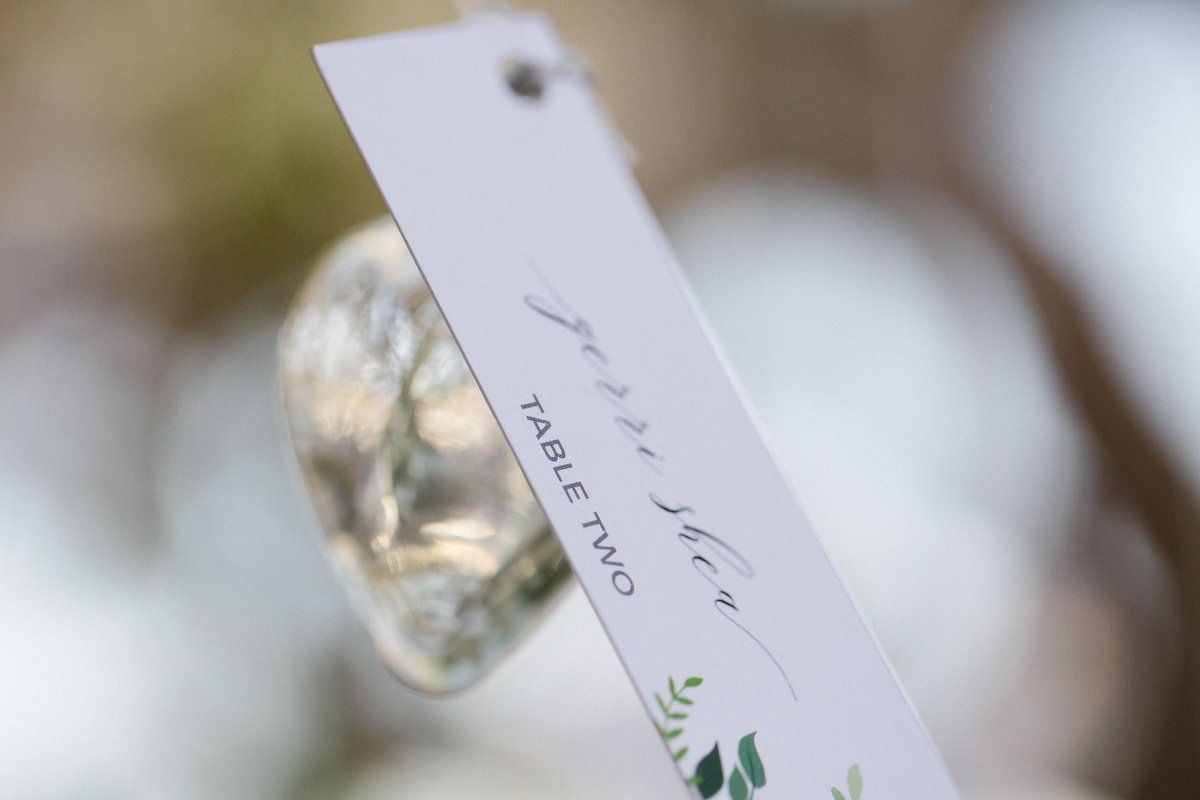elenadamy's tweet photo. Sweet & purposeful seating assignments keep everyone happy, and party timelines flowing! Like these hanging tags paired with locally-made, blown glass hearts from Melissa & Tommy's #CaboWedding at @ChilenoBayCabo #EveryDetailMatters #Placecards #PlanningTip {Pic @pinkpalmphoto} https://t.co/3TEjQSxzWt