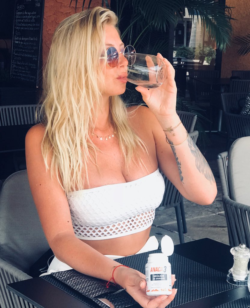 Shaunaevents's tweet photo. Plus d'excuses pour @SalvatFanny ! Il existe désormais @Anaca3off bruleur de graisses ! Ces compléments sont toujours à base de plantes et minéraux, ils aident a brûler les graisses et favorisent l'amincissement ! 
Le code promo 🌴FANNY10🌴 est valable sur https://t.co/A2bgaPrFQW https://t.co/Id7dTfKHSu