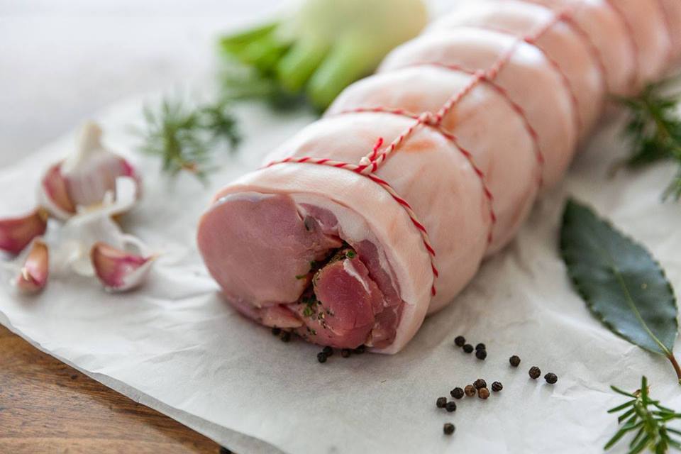pughspiglets's tweet photo. #No1sucklingpigprovider @pughspiglets #handmadesausage #succulentPorchetta #wholesucklingpig https://t.co/eCL2S4hbMy https://t.co/bRwu2j9RZq