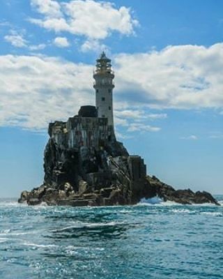 corkindo's tweet photo. Fastnet Lighthouse in the glorious sunshine at the weekend #cork #sea #sunshine #summeriscoming #corkindo 
Credit: Jimmy Howard https://t.co/EVxKDcRY7s https://t.co/vvxms5i7i3