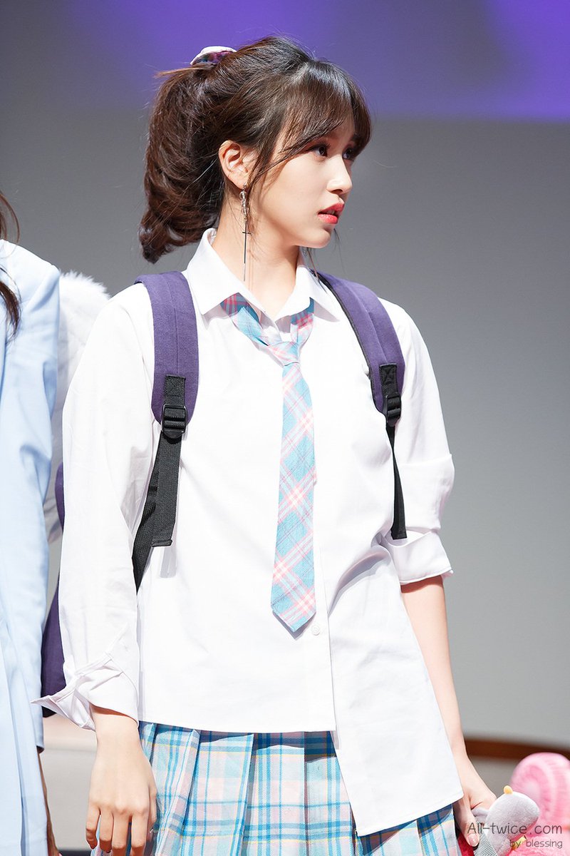 alltwicecom's tweet photo. 180428 [What is Love?] 상암 팬싸인회(2) https://t.co/YhhryZHKZW