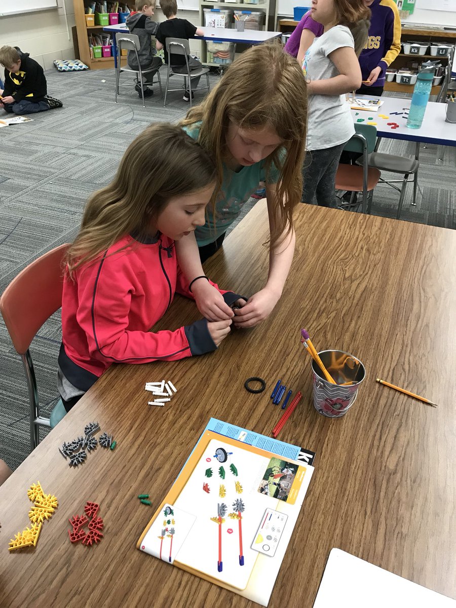 npeterson09's tweet image. Building simple machines!  #sciencerocks @KristenSeeger @nicksofio #ALASConnectED