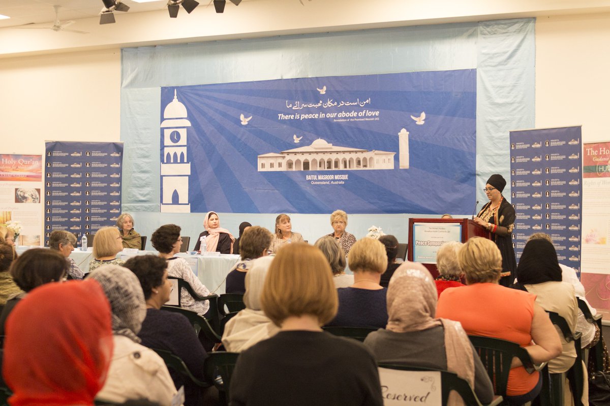 Prominent #Sikh social worker in QLD, Jatinder Kaur at the #Ahmadiyya Muslim women's #PeaceSymposium2018:

"..the root cause [of domestic violence] is gender inequality. #GuruNanak Devji #empoweredwomen 600 yrs ago..and encouraged [them] to play an active role in the community."