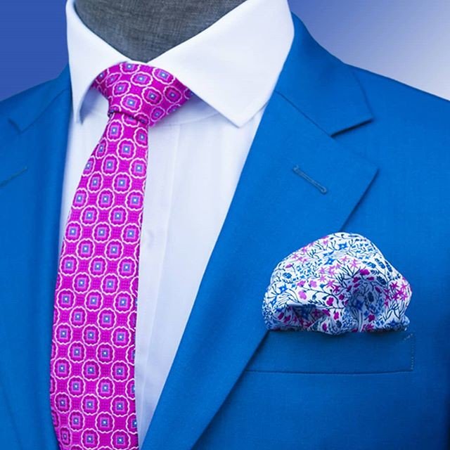 theGentsKeep's tweet photo. Reposting @tailorontherd:
Decode Your Style... Shop The Services
Book an obligation free consultation and quote today. .
.
.
.
.
#decodeyourstyle #weddings #business #formalwear #corporate #madeinitaly #mens #menswear #mensfashion #menstyle #mensuits #mensuitstyle #bespoke https://t.co/vbFSmtZsVp