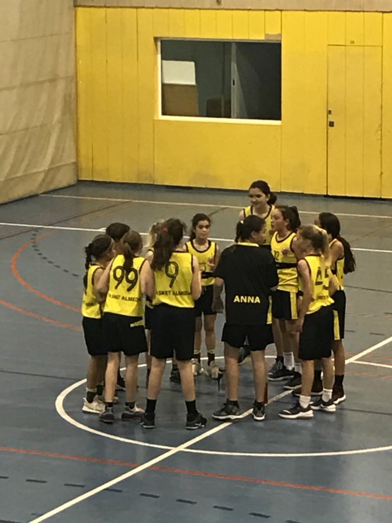 ASRBasketAlmeda's tweet photo. 🗓28/04 (4a jornada)
🏀#MF07ALM
🏆 @TorneoTerrassa
🗒 @FCBbasket_fem 20 - @FemBasketAlmeda 62
#goAlmeda #basketAutèntic #torneociudadterrassa https://t.co/TPhnSWPegw