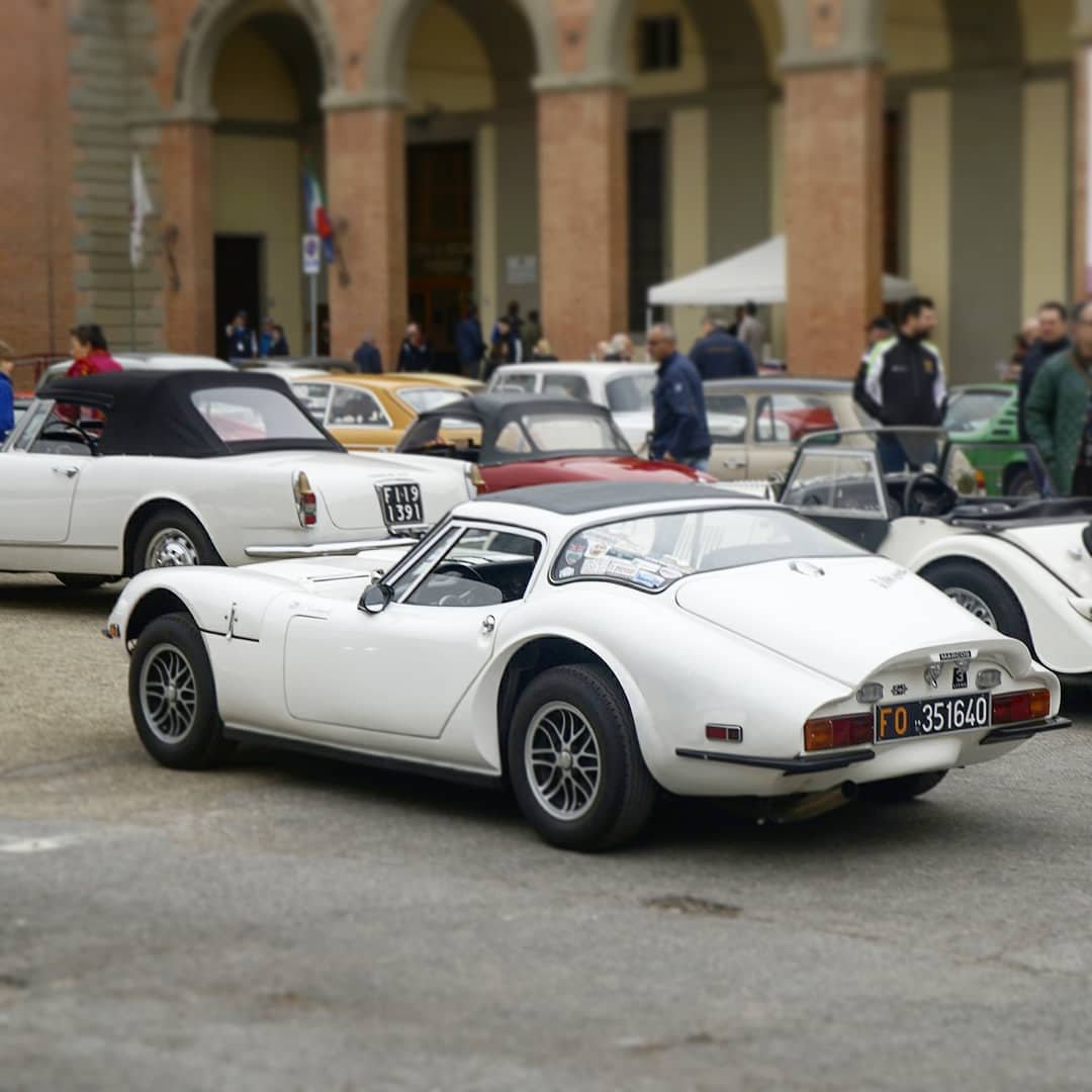 CicloOtto_it's tweet photo. #CarPics
Inusuale Marcos GT 3 Litres. Versione dotata del v6 3 litri Volvo
#youngtimer #youngtimers #carporn #cars #drivetastefully #classicdriver #caroftheday #automobile #vintagecars #retrocars #classiccar #classiccars #vintage #oldcar #oldcars #marcos #marcosgt #1960s #car https://t.co/ThXXJJQDcc