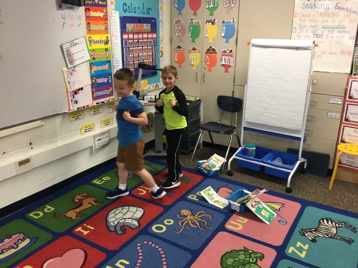 MrsMannsKStars's tweet photo. We had a great time this morning during our “Reading Play dates”! We are becoming Avid Readers! https://t.co/N6raMReC9r