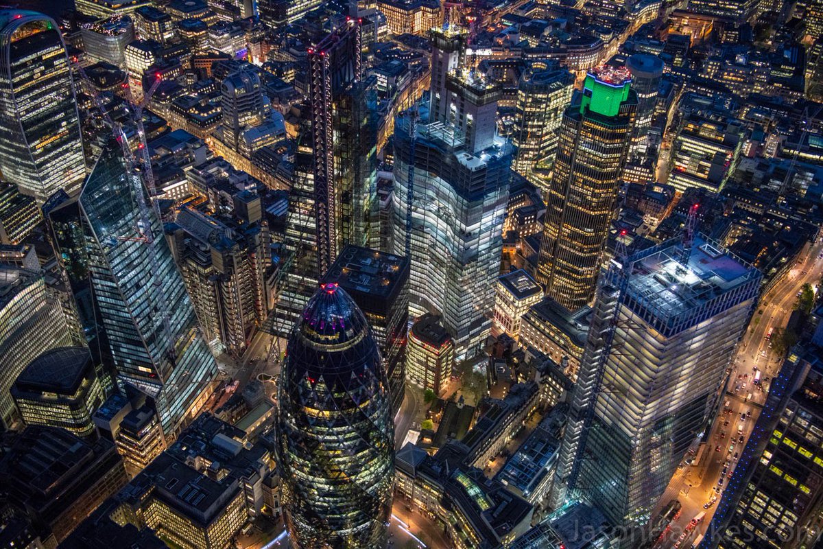 Take a look at the amazing #construction of the new City #skyscrapers. #thescalpel, #22Bishopsgate @Twentytwolondon  and #100Bishopsgate @alliesmorrison