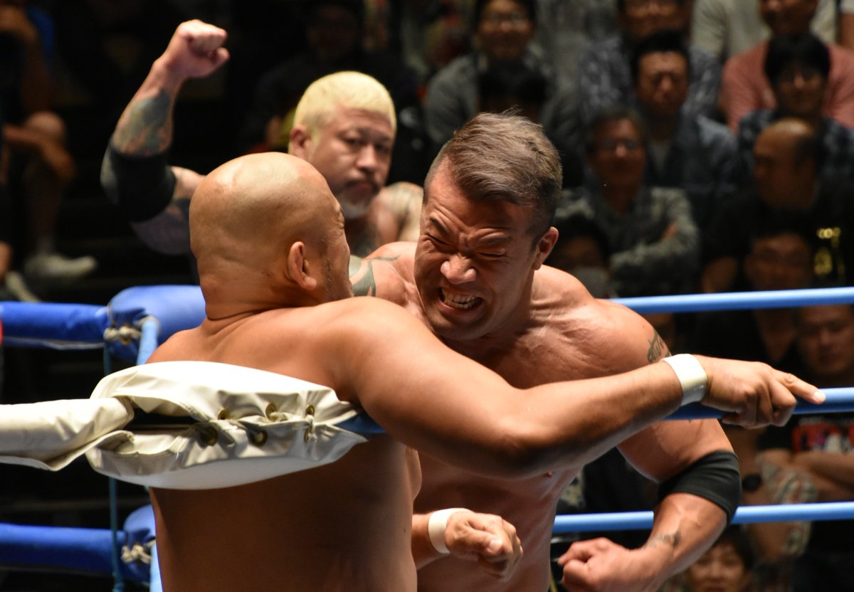 kwt_pwt's tweet photo. ゼウス選手、秋山準選手 20180430 後楽園ホール #ajpw https://t.co/gGVetgQA7H