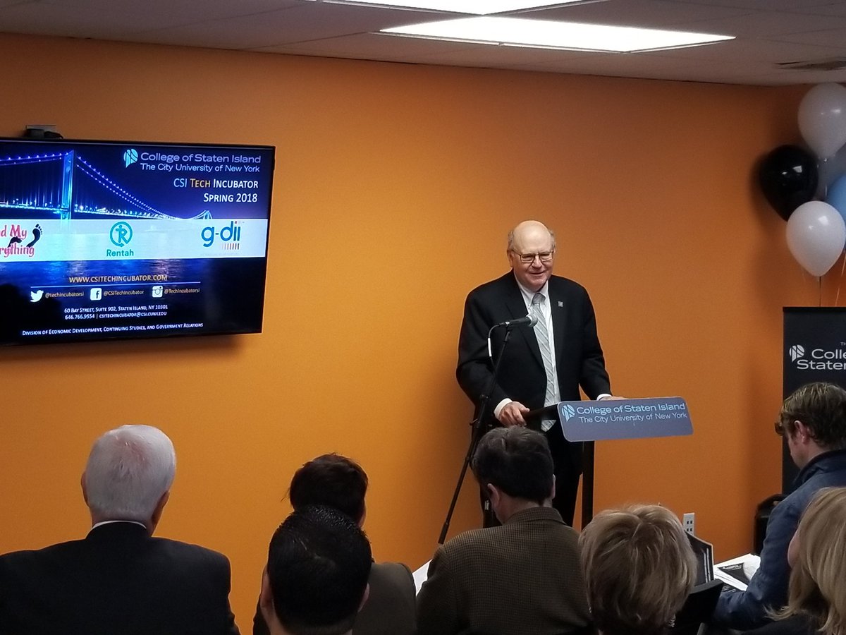 InnovationHubSI's tweet photo. Thank you @csinews President @PresidentFritz for welcoming our guests and #startup #companies as we kick off our #tech #incubator Spring 2018 batch #gdii #findmyeverything #rentah https://t.co/9lLbnPKFjF