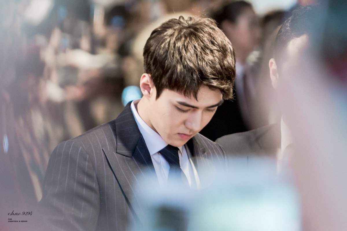 Honiismz's tweet photo. เจ้าชายเซฮุน รัชทายาทลำดับที่ 1 แห่งราชวงศ์ เสด็จเยี่ยมพสกนิกรที่มารอต้อนรับ เมื่อช่วงเย็นวันนี้ https://t.co/Cf06VV67cL