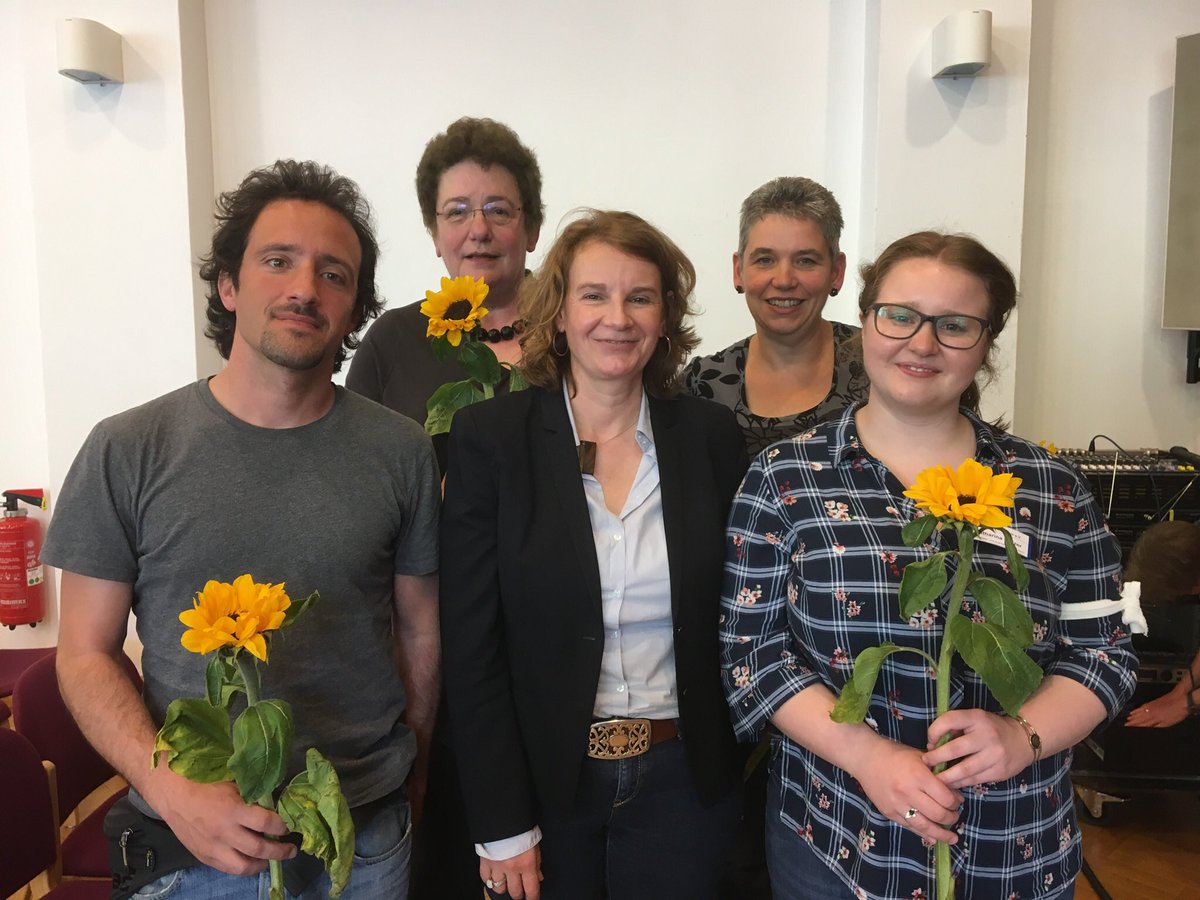 Koenig_AWO's tweet photo. 1. Pflege-Konferenz in der Wannsee-Schule: von &amp; für Pflegeschüler/innen. Engagement, intensive Debatte, Herzblut! Wir bleiben in Kontakt👍 @VoglerC007 @_verdi @nordost_dbfk @buendnispflege @SenGPG https://t.co/5e0tWRS8RK