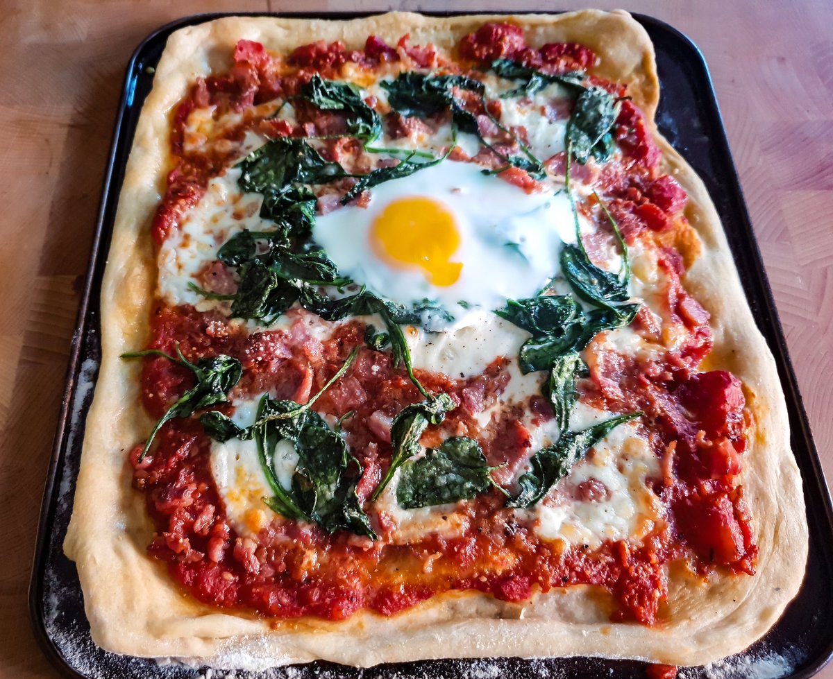 DownthehatchNI's tweet photo. Late lunch time π @cavanagheggs again playing a starring role, this time alongside @connolly_meats dry cured bacon & wilted spinach on a Florentine pizza - Johnny @IndieFude has a great deal on these beauties - 15 for Β£2! #notevenyolking! #eggs #pizzaislife https://t.co/p0BVhJW2pZ