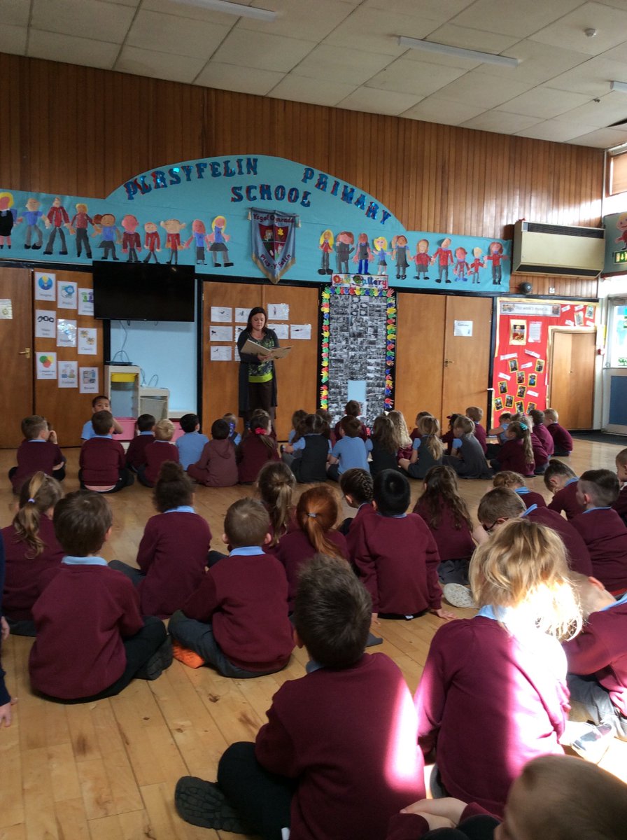 Plasyfelin's tweet photo. A huge thank you to @Seventy6Social who presented us with our very own copy of 'Lost Words' today. We are so very grateful and are very much looking forward to exploring the nature in it...#TheLostWords #AcornIsToWood #plapfp https://t.co/JdIzO75fnR