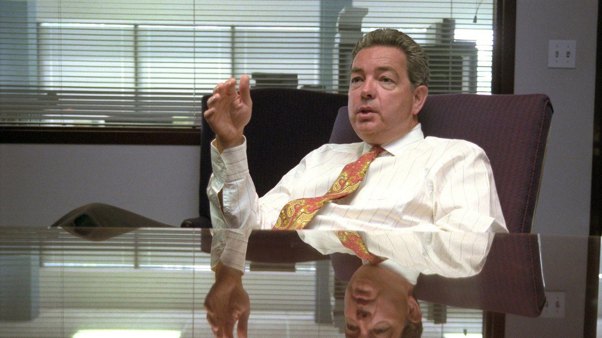 CrainsBaltimore's tweet photo. .@WeAreSinclair Chairman Smith earned $6.6M last year. Via Baltimore Sun https://t.co/ruRDNK3oRv https://t.co/6StAlj9TgC