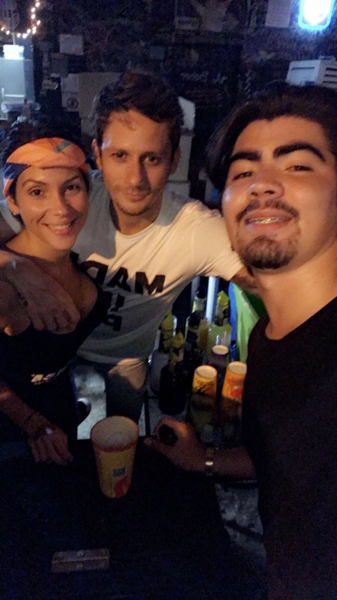 Arui757's tweet photo. Estas dos personita les quedó cb en el video de la canción fav mía de Pj. Dimelo @pjsinsuela 🔥🤙🏻 #Livethisone https://t.co/W2QKYPsKfl