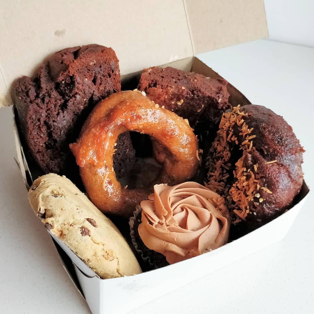 #Hamont: Never miss a new #PlantedInHamont goodie again. Now you can get a box of 6 #glutenfreevegan treats hand-delivered to your door every month! Each box has fan faves &amp; some new creations you won't see in the restaurant. Go to squareup.com/store/plantedi… for more info &amp; to order