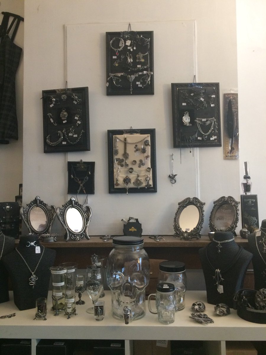 LugusAsylum's tweet photo. #Alchemy #Autel #AlchemyGothic #AlchemyElgland #ASYLUM #BoutiqueEphemere @Lyon #Dark #Jewerly #Gothic #Romantic #Victorian #Metal #Rock #Steampunk #Punk #Rockab https://t.co/L4lUDk3xOm