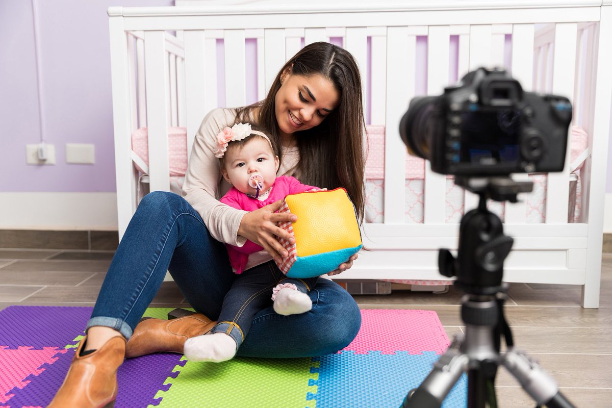 Awin_US's tweet photo. For #retailers looking to increase their gifting efforts (and ultimately brand sales) during #MothersDay, read our latest whitepaper that discusses leveraging #momblogger reach for maximum success: https://t.co/oK7WJl0Hp4 https://t.co/yIxWAWmdTM