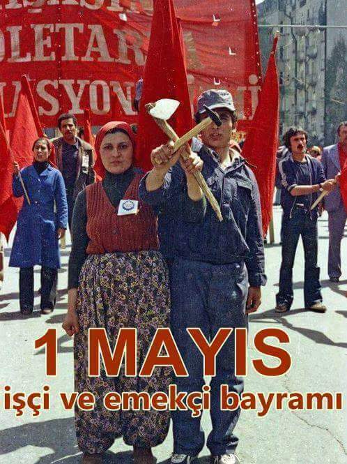 Mehmety2636's tweet photo. Bizim Bayrami'mız...
#Oyyyy sizin #çekiç ve #oragınıza(capanıza)kurban..
Her biji yek Gulan... https://t.co/soFXDK111q