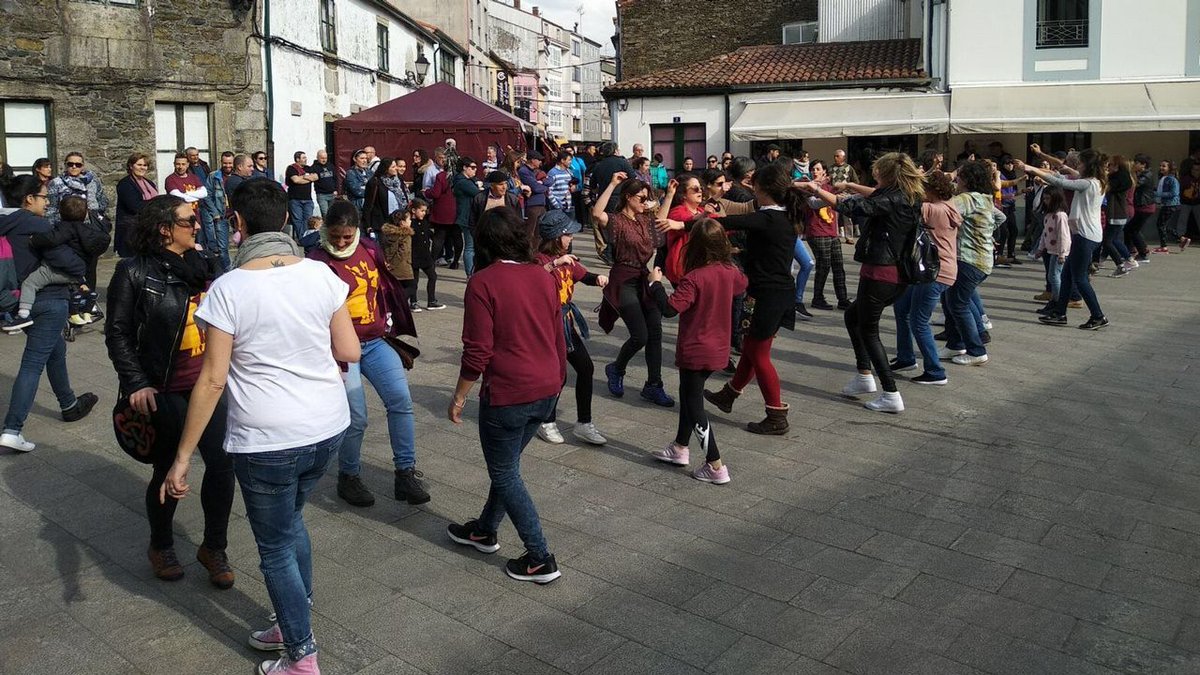 A troula e o bo ambiente reinou na Foliada de #Melide lavoz.gal/to6wl4