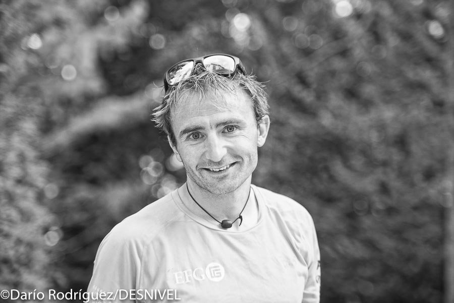 Hoy se cumple un año de la muerte de #UeliSteck en el Himalaya, cuando preparaba la travesía Everest-Lhotse. desnivel.com/expediciones/a…