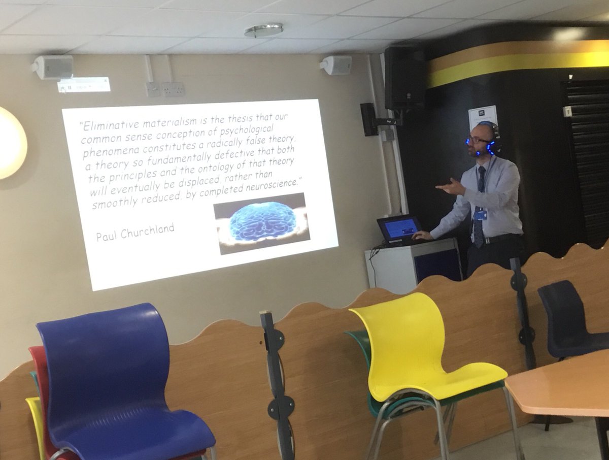 MissVBrides's tweet photo. Audio narration for students who are absent and for revision. Headphones that light up - sold! #IGSLearning https://t.co/kMDuJh1b7g