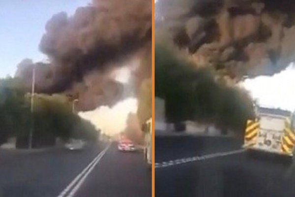 ajlnews's tweet photo. "مدني جدة" يعلن آخر مستجدات "حريق الحمراء" ومصير الشخص المفقود لا يزال مجهولًا
:
https://t.co/mgyhnGlUMk
:
#حريق_جدة

- https://t.co/L7z9pP7BrB