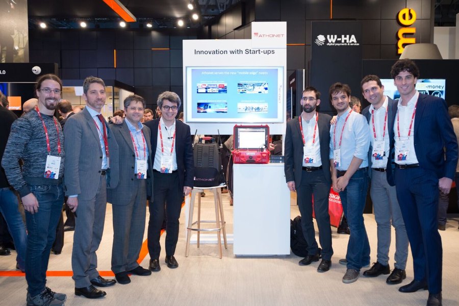 OrangeFabFr's tweet photo. Félicitations à la #Startup @Athonet_PriMo lauréate de la saison 1 du programme #TelecomTrack pour sa nomination au Light Reading Awards 2018 dans la catégorie Most Innovative Edge Computing Strategy ! #BIGUP 👏👏
🔗https://t.co/VKJk7N8t8o https://t.co/YuwHFWrTFx