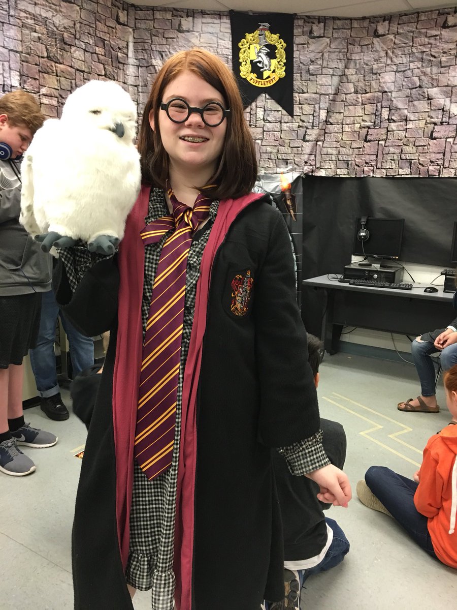 WMJessPeregoy's tweet image. Intense engagement in our Triwizard Cup Sphero Breakout Challenge this morning. The classroom transformation added to the fun & students really enjoyed being fully immersed in the lesson! #CodingIsMagic #Innovate2021 #tlap