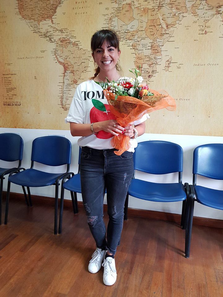 oneworlditalian's tweet photo. Un nuovo membro dello staff docenti di #italiano della #OneWorld: Cristina. https://t.co/B2RWIN8OuE