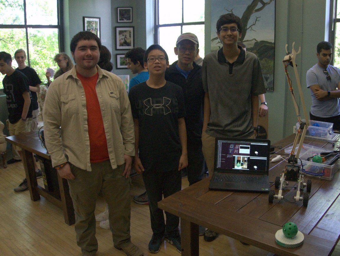 DSTR_Mods's tweet photo. The DSTR_Mods team standing next to their creation! @TSTAR_TX @blinngineer @BlinnEngineer #ThanksMXET #ENGR1201 https://t.co/UHwQCyaK2h