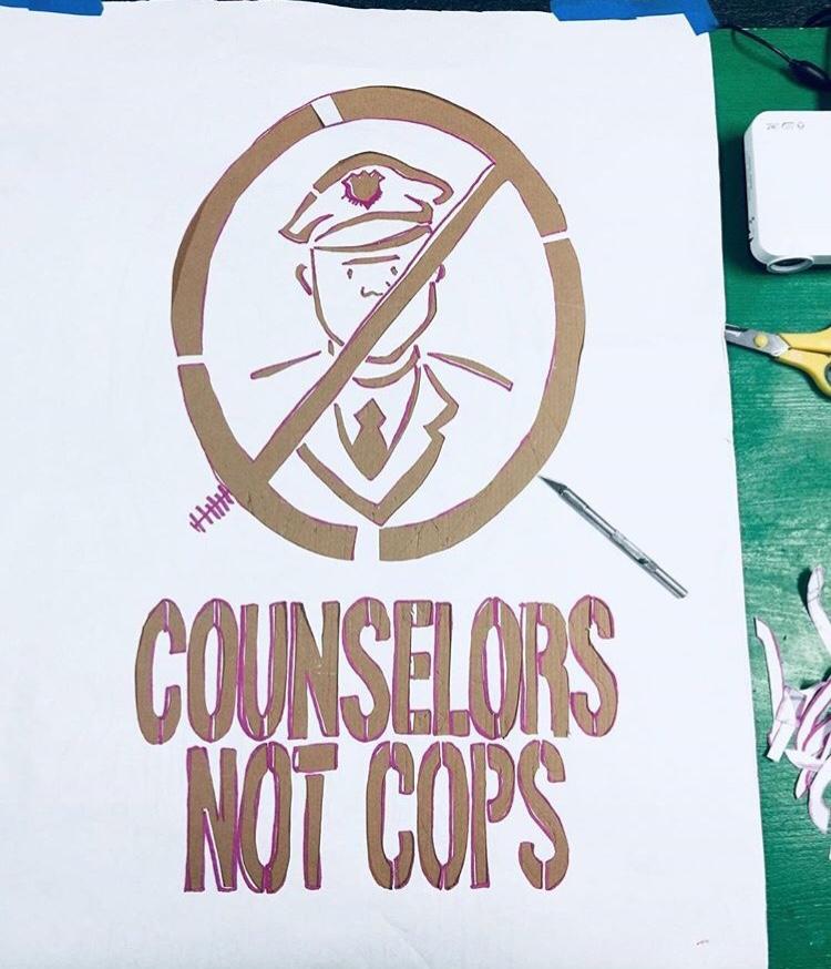 DecarcerateDA's tweet photo. Join us 5pm Tuesday at City Hall to Break the Cages, Fund the People: and tonight from 4pm until late, join @Vamos_Juntos_ and artist @monequiltia to craft beautiful messages for the rally tomorrow! https://t.co/FtzNvLyAKB #decarcerateDA #bringthemhome #iceoutofphilly #phled https://t.co/lKmNltjVf7