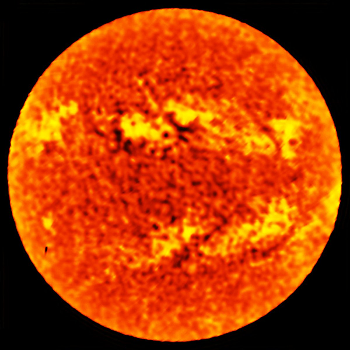 ESO #Flashback: <a href="/ALMAObs/">ALMA Observatory📡</a> observes the full solar disc Credit: ALMA (ESO/NAOJ/NRAO) socsi.in/TDt5r