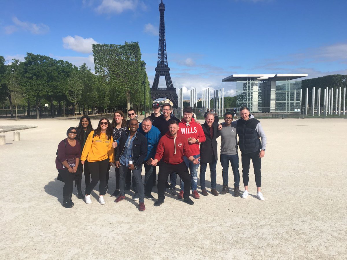 Check out our snaps from our weekend away in Paris! A well-earned treat for all the hard work from the Medical Supermarket team. Two days full of food, booze and lots of walking!🇫🇷🍾