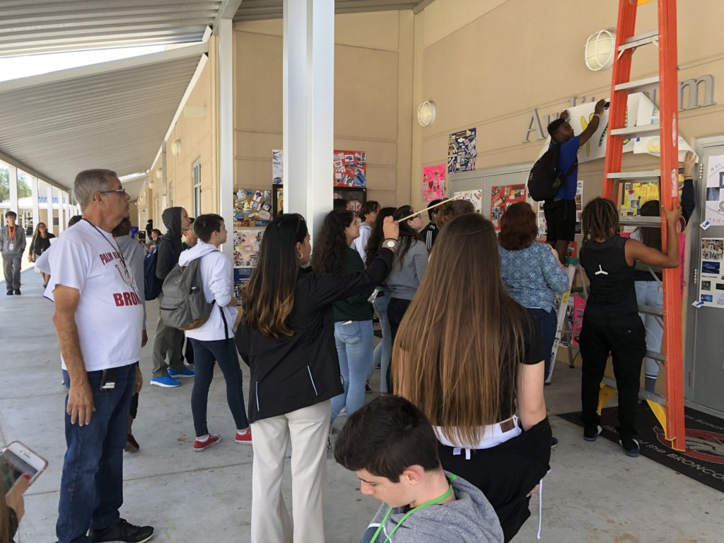 pbchsAVID's tweet image. Our Avid Broncos kicking off #AvidAwarenessWeek with their “Why Avid” posters! #ThisIsAVIDPalmBeach @AVID4College