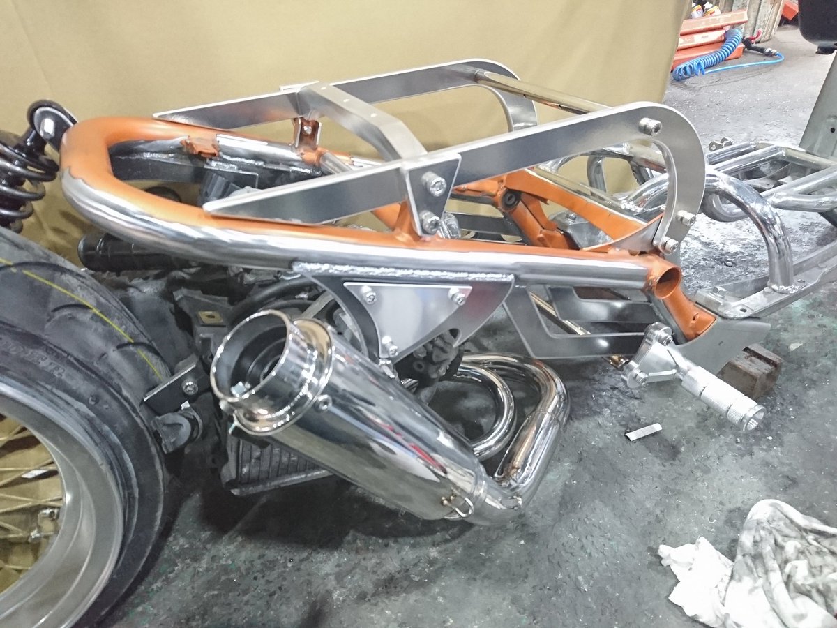 バイク ズーマーFI用サブフレーム 直吊り テールスムージング