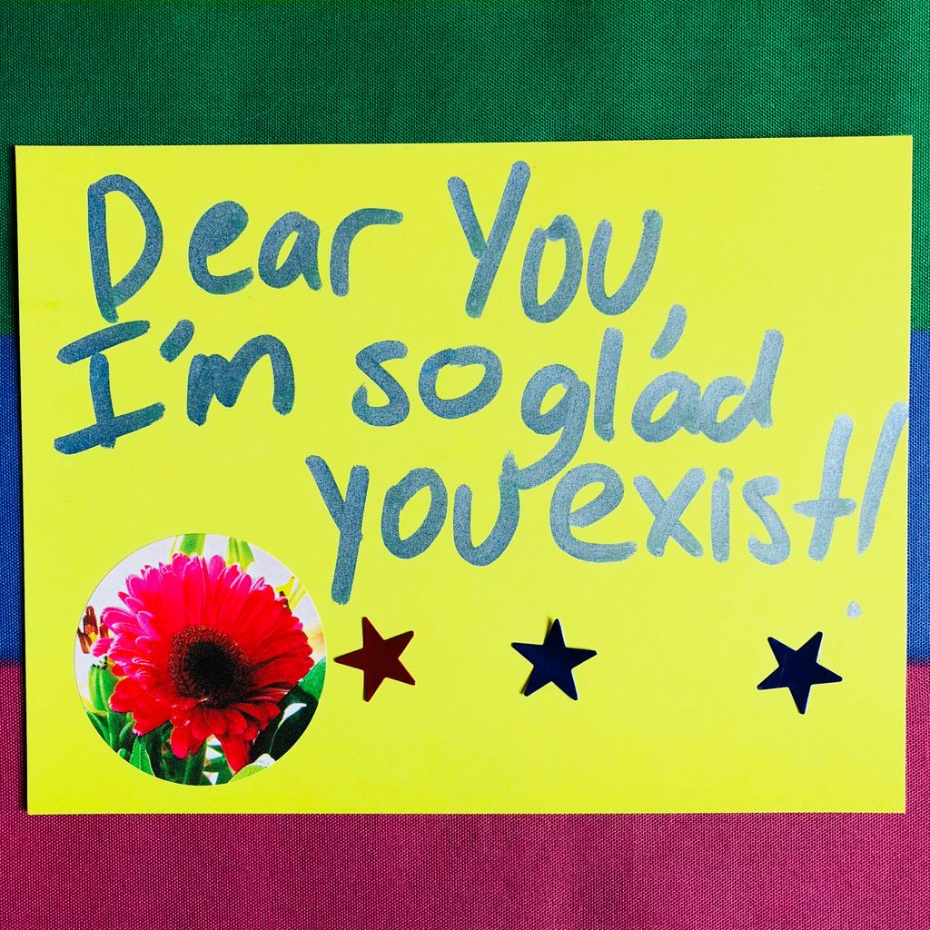 HopeNAnEnvelope's tweet photo. “I'm so glad you exist!” 🌺⭐️🌟⭐️ #HopeInAnEnvelope https://t.co/tStMofNrzT
