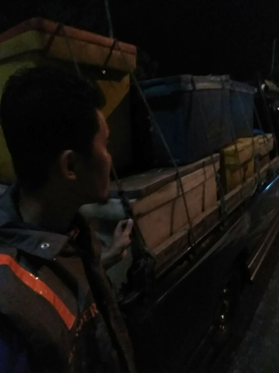 WilkerBengkalis's tweet photo. 30/04 #OneHealthKIPM  pengiriman domestik udang vaname 1200  kg tujuan @SKIPM_PEKANBARU @ekosulys24 @HumasBKIPM https://t.co/0I8nf5jq4G
