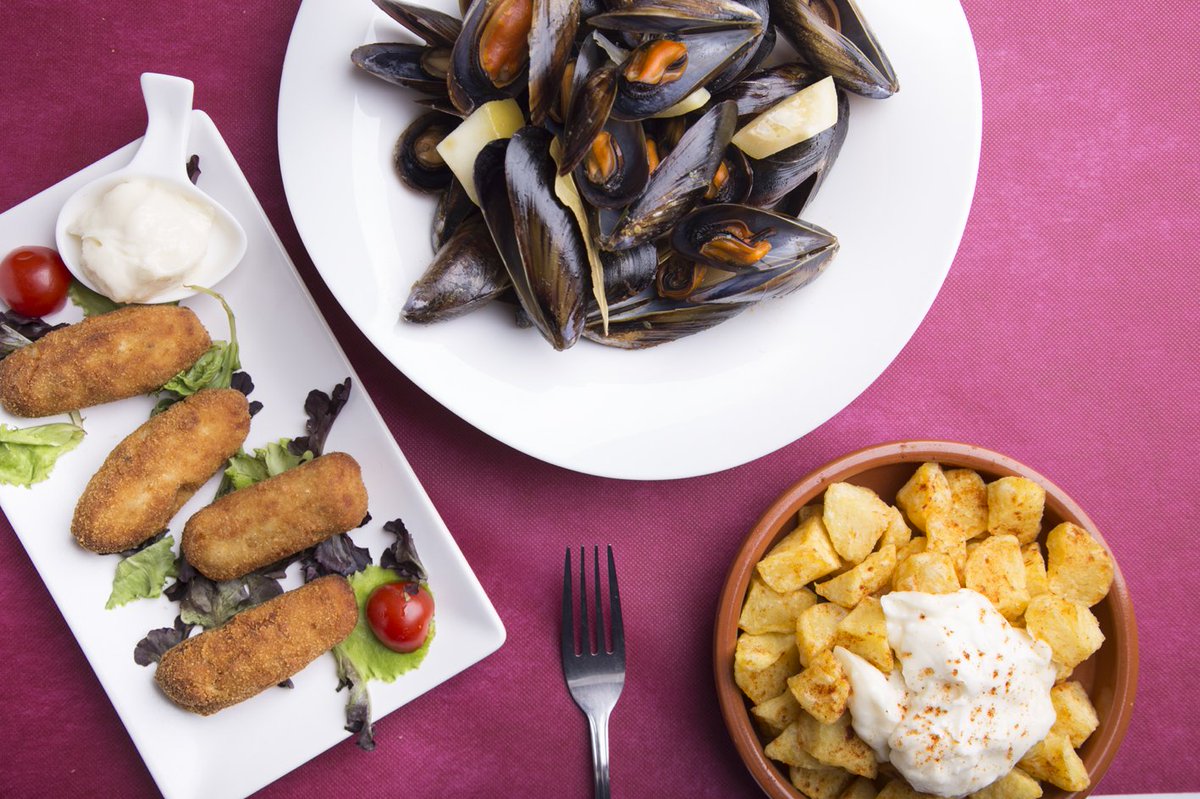 Mañana es el día del trabajador así que está prohibido cocinar ;) nosotros cocinaremos por ti