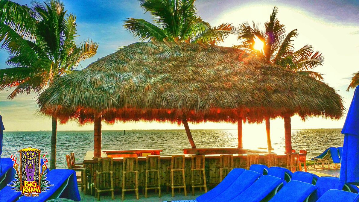 Palmhut's tweet photo. It’s Time to Have Your Own Yard of Paradise: https://t.co/MuXGCMlhGr

#PalmHuts #tikihuts #tikibars #tikirepair #rethatch #TikiHutThatching #tikihutrepair #Florida https://t.co/OlE51Pb47m
